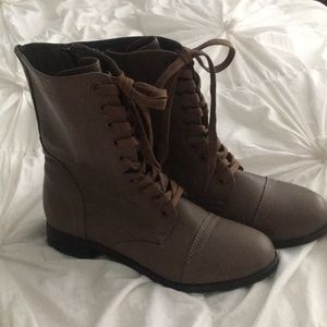 Combat Boots!! Never Worn!